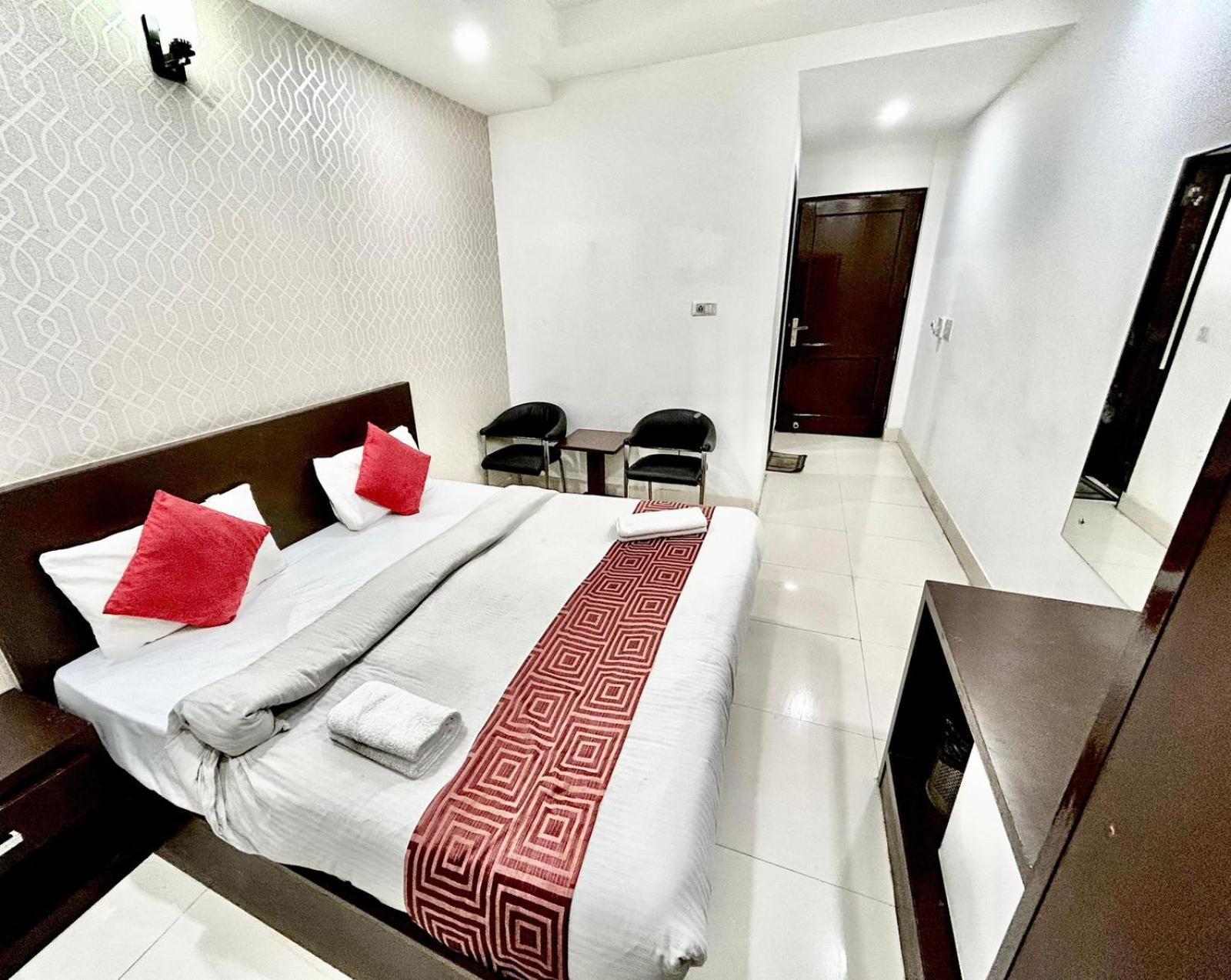 Hotel The Tomar Hospitality Neu-Delhi Exterior foto