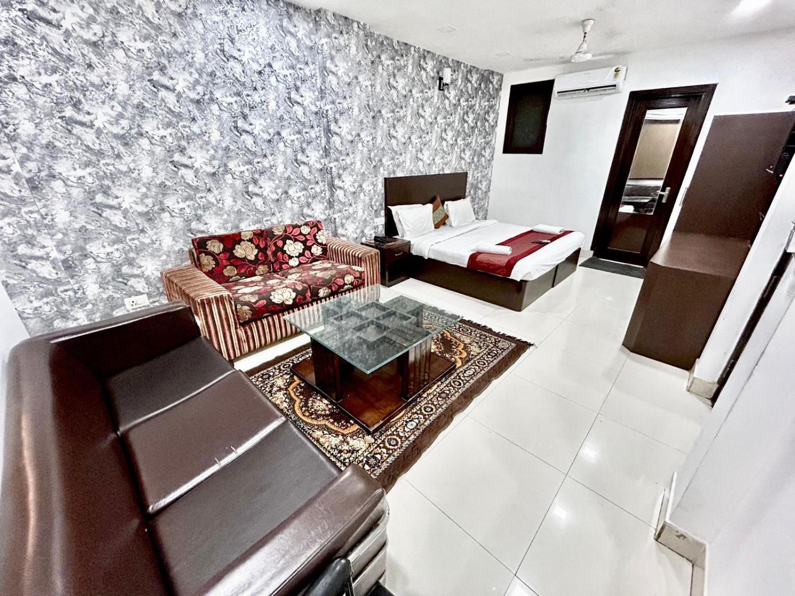 Hotel The Tomar Hospitality Neu-Delhi Exterior foto
